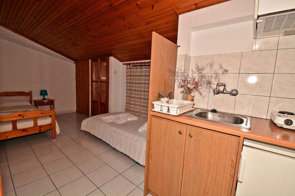 Nina Apartments Нео Клима Екстериор снимка