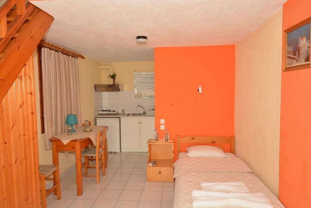Nina Apartments Нео Клима Екстериор снимка